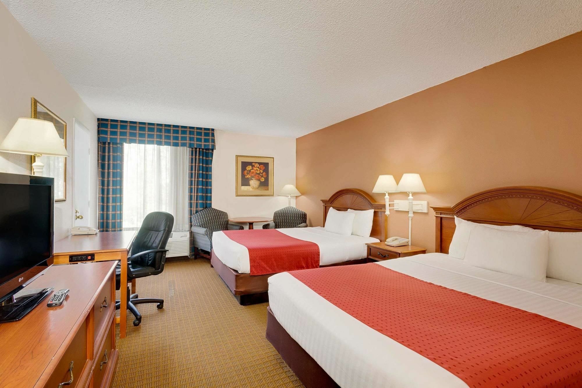 Ramada By Wyndham Hotel 3*